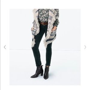 CAbi skinny cord pants in forest green. Sz 4